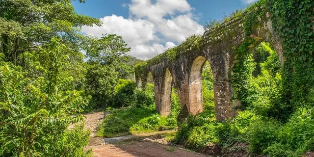 El Acueducto Los Arcos